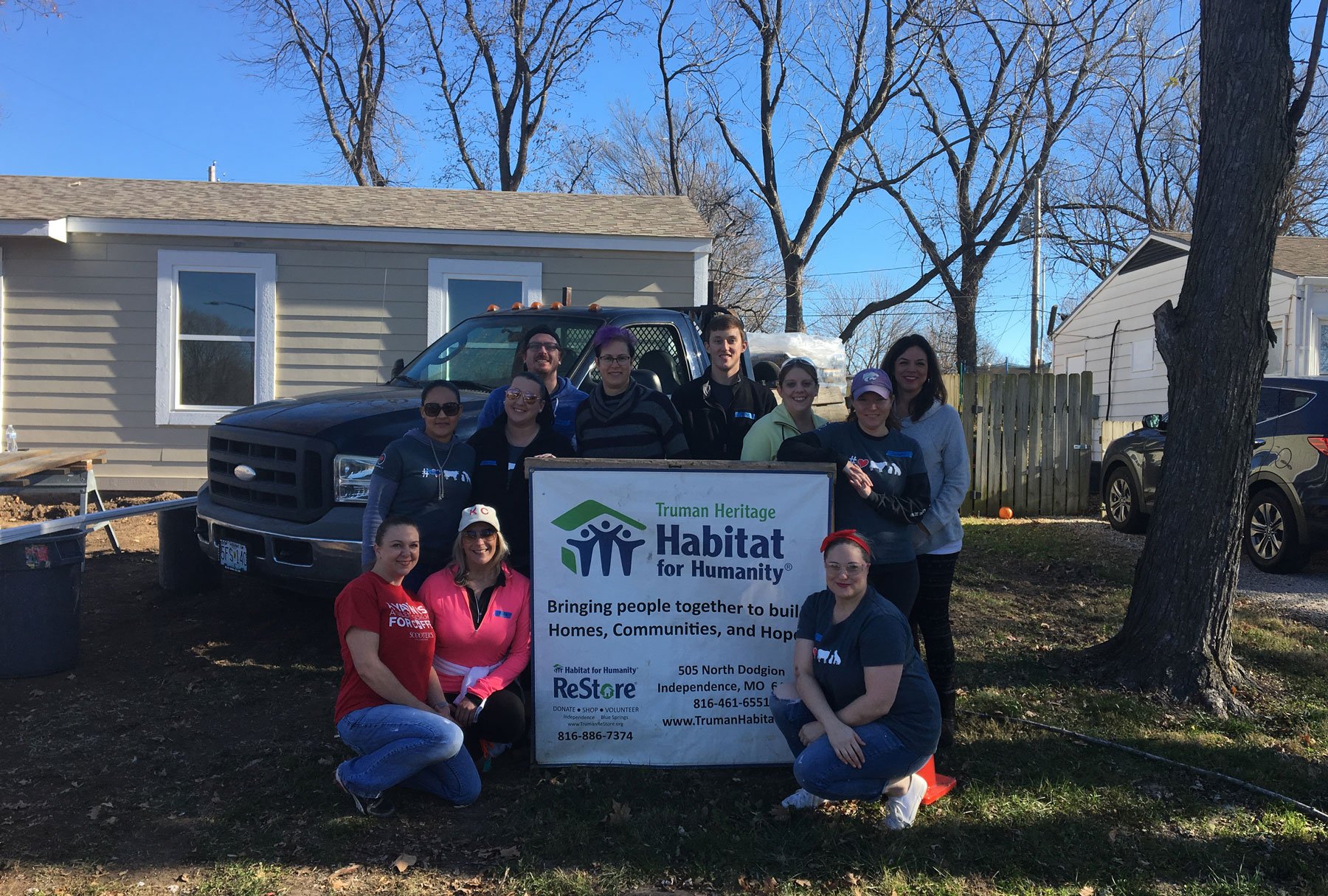 Parnell Living Science Volunteers at Habitat for Humanity KC